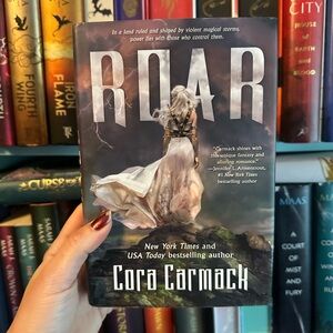 Roar | Hardcover